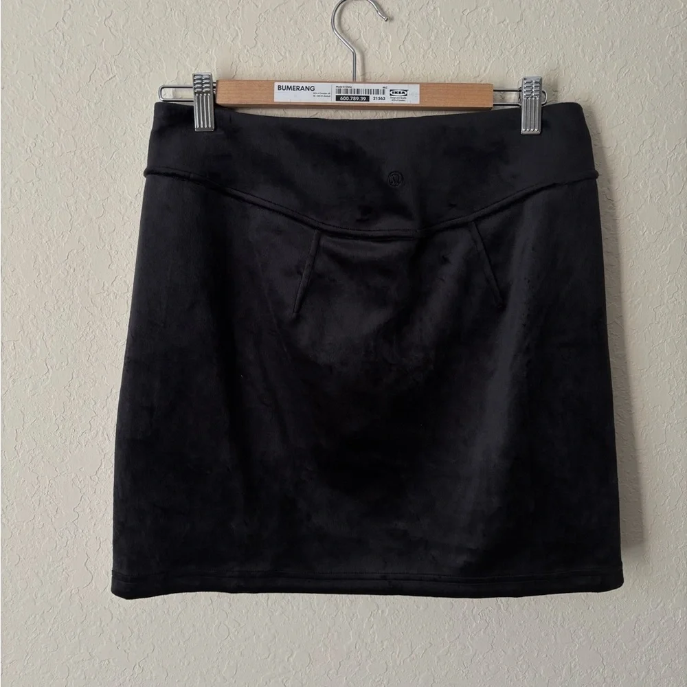 Lululemon | Women's Scuba High-Rise Velvet Mini Skirt Black Size Medium NWT - Picture 6 of 8
